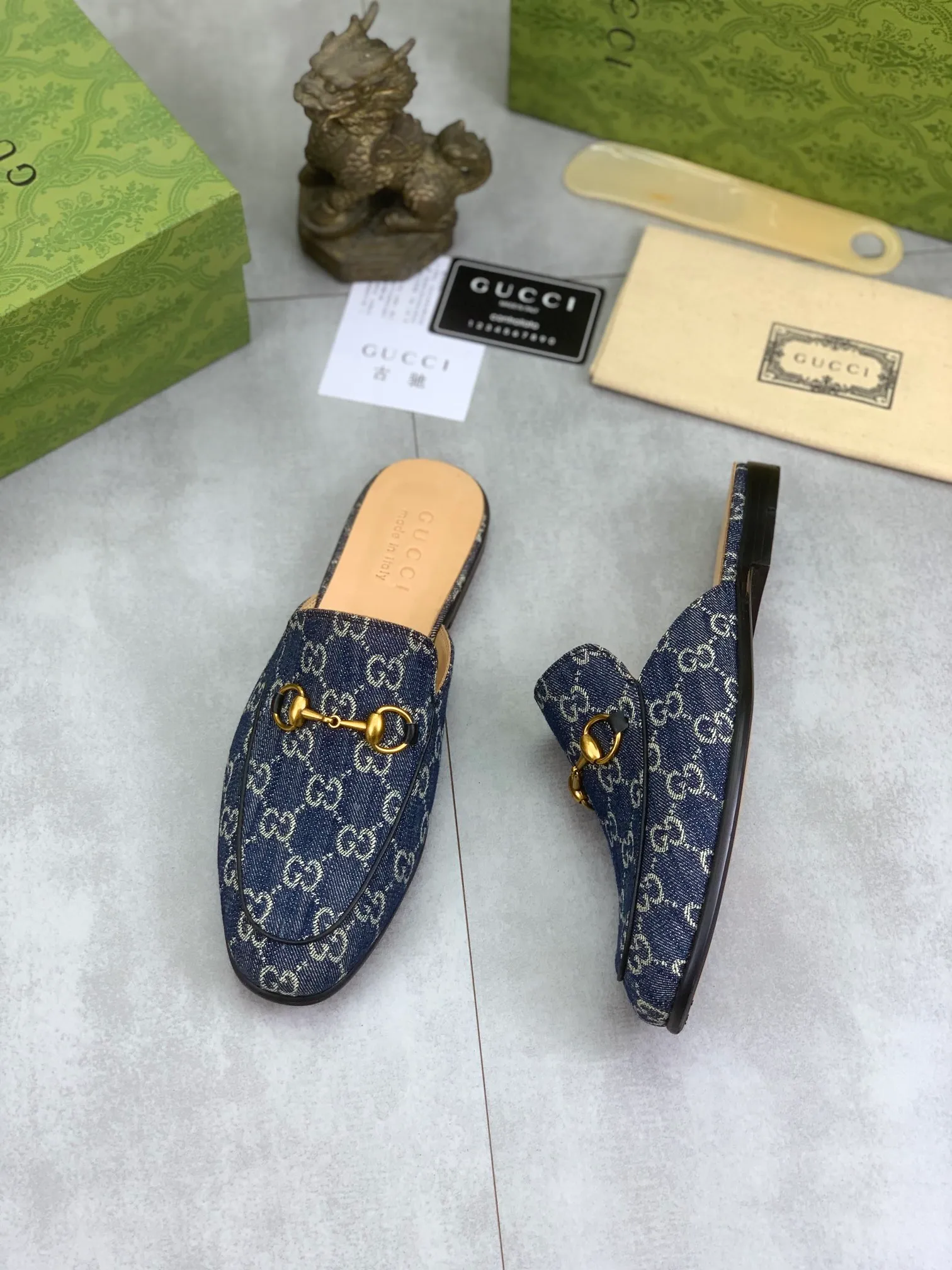 Men's Men's Shoes💰P480💰【New Style】Water-dyed Niuli High Quality Gucci half-drag business leather shoes hot selection (Gucci) official website latest Gucci half-drag 🎁 business leather shoes, hot style 💥 simple and elegant style, exclusive for trendy men. Unique official website latest brand original double G embossing Elements 👑 Original Gucci decoration, fashionable and elegant, fabric original calfskin ✅ Fully imported first-layer cowhide lining, official website designated wear-resistant, rubber business outsole, classic model taken at the counter in real life 🎬Number: 38-44 (45 46 customized) 2⃣️colors available